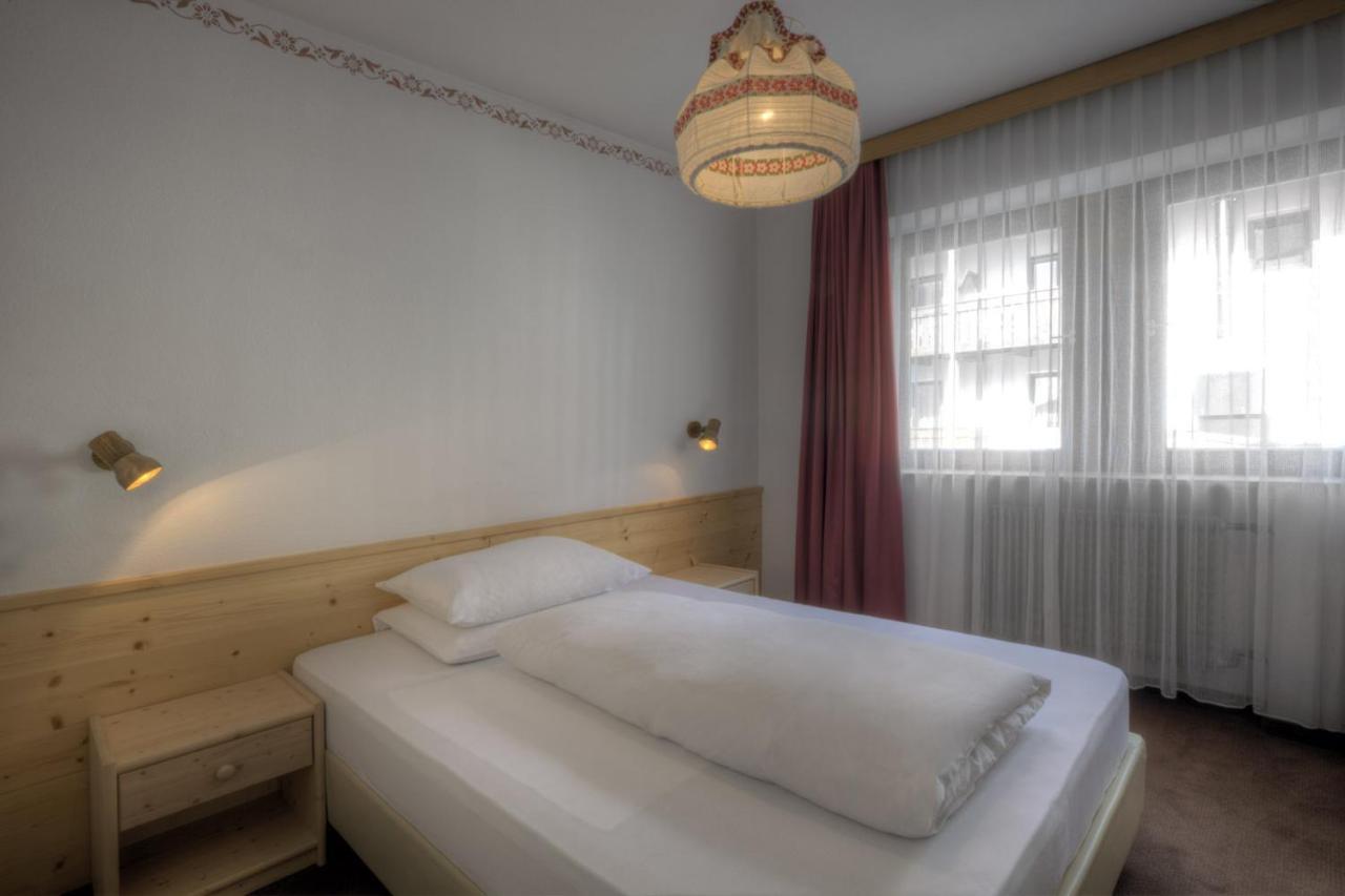Hotel La Tambra Corvara in Badia Kültér fotó