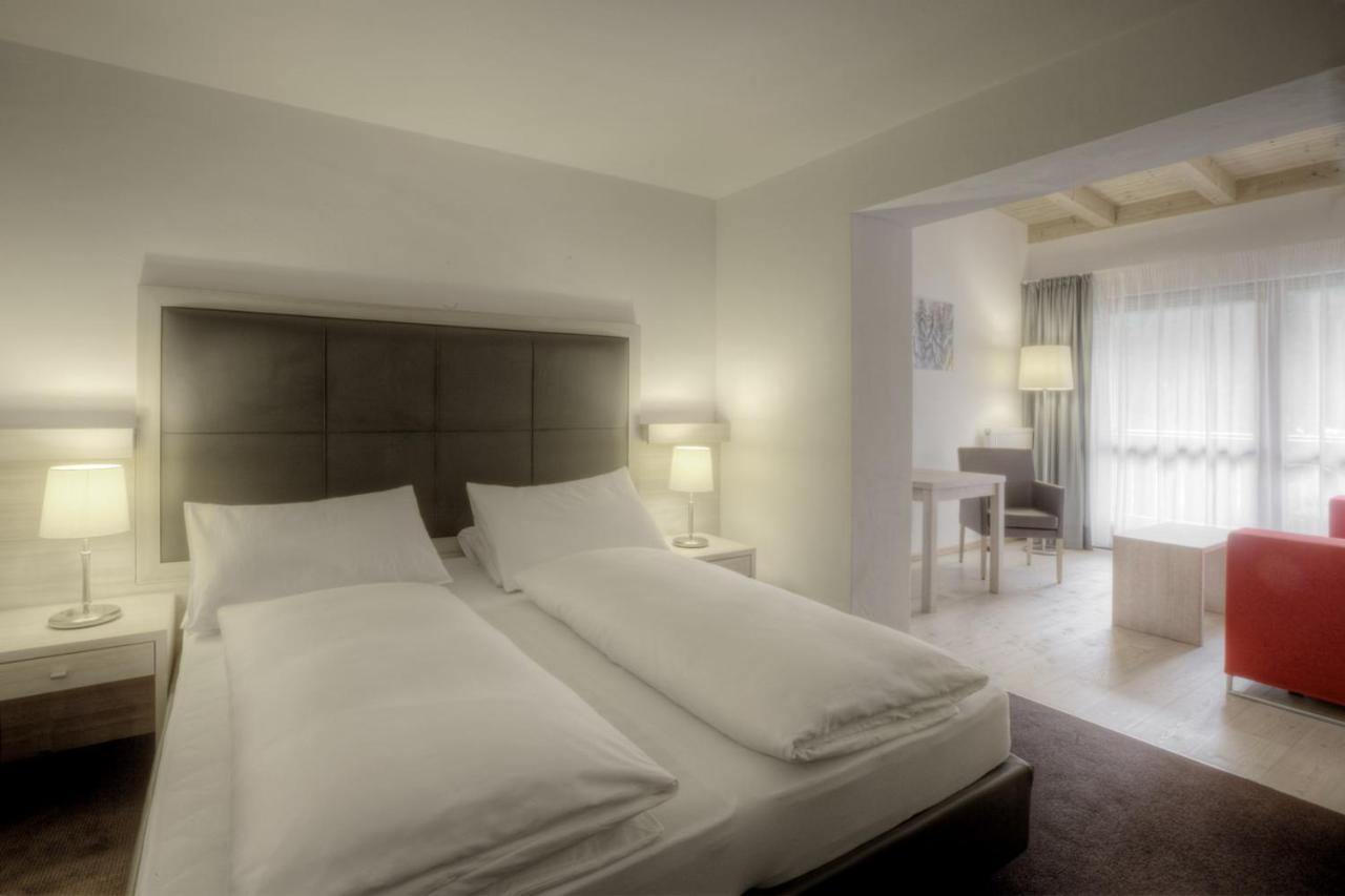 Hotel La Tambra Corvara in Badia Kültér fotó