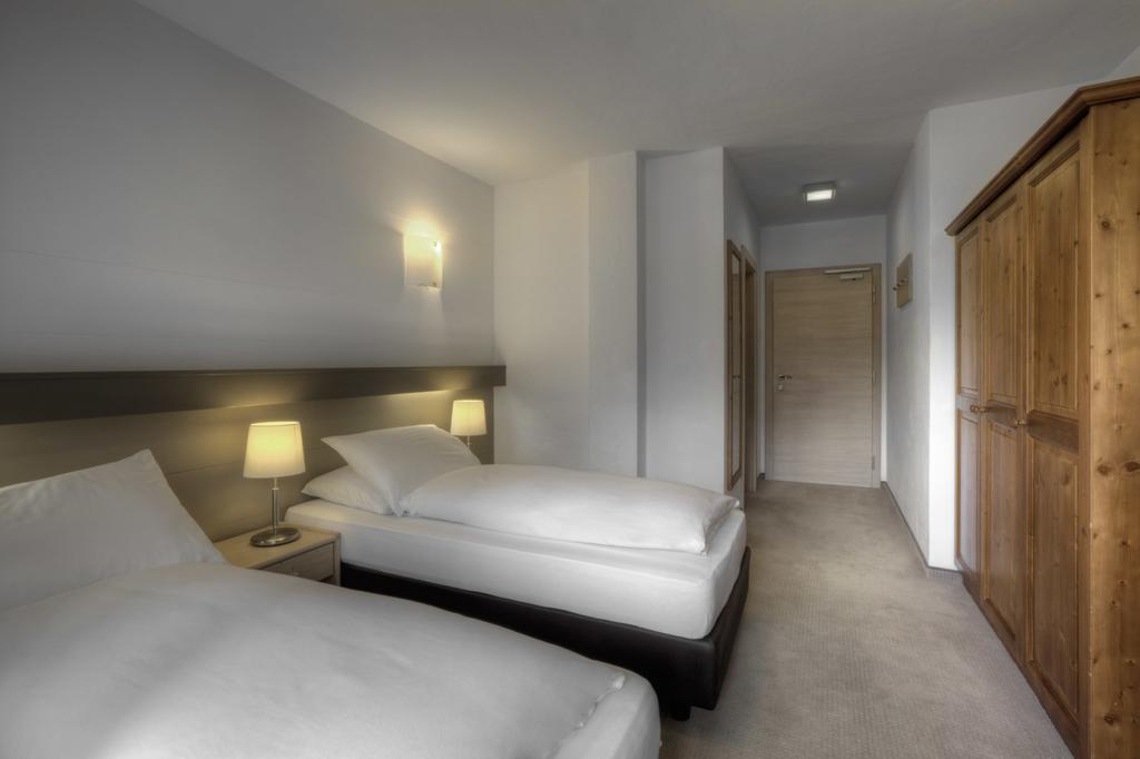 Hotel La Tambra Corvara in Badia Szoba fotó